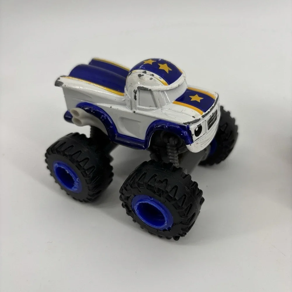 Blaze and the Monster Machines Trucks Cars Diecast LOT Of 10 NICKELODEON 2014‎